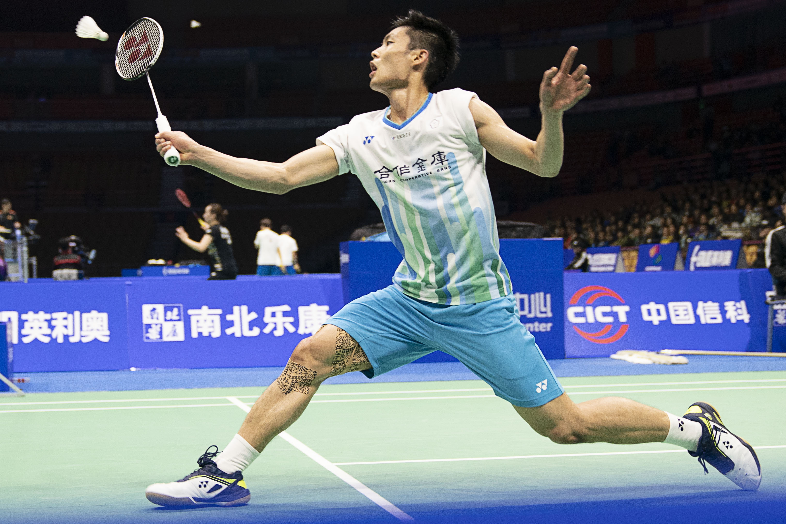 而杜兰特则 而杜兰特则