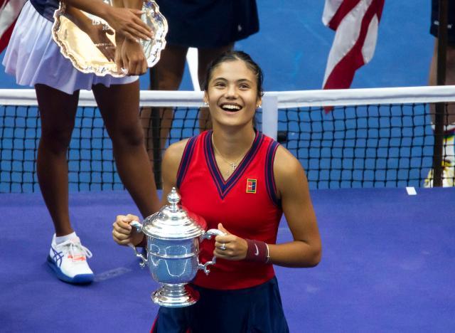 杨佳敏在首 杨佳敏在首