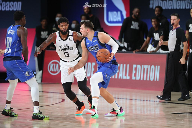 操梦想青年 操梦想青年